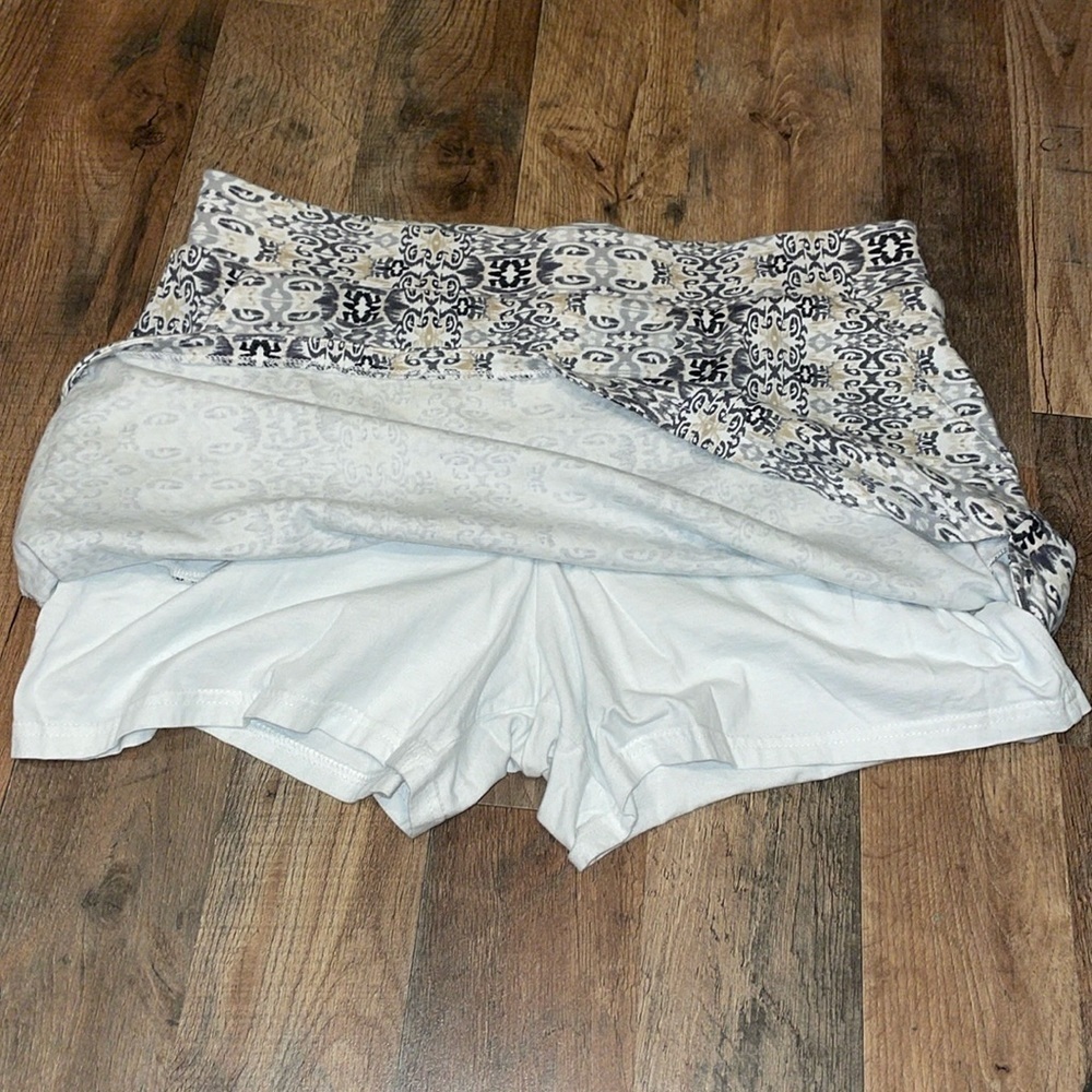 Croft & Barrow Skorts. 100% Cotton. Size Large. - Picture 4 of 6